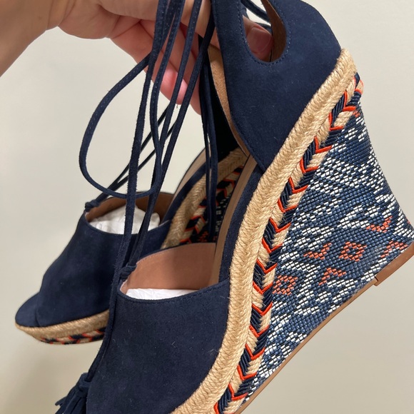 NEW Cabi Navy Suede Lace-Up Wedge Espadrilles – Tribal Pattern – Size 10M – New - Picture 13 of 14